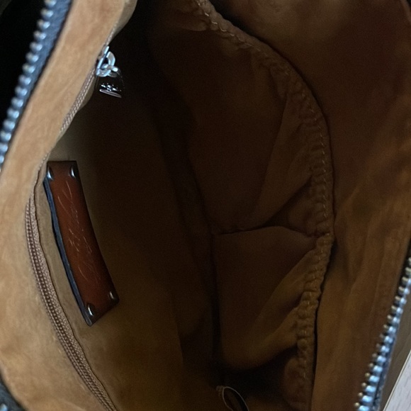 Patricia Nash wristlet - Picture 10 of 16